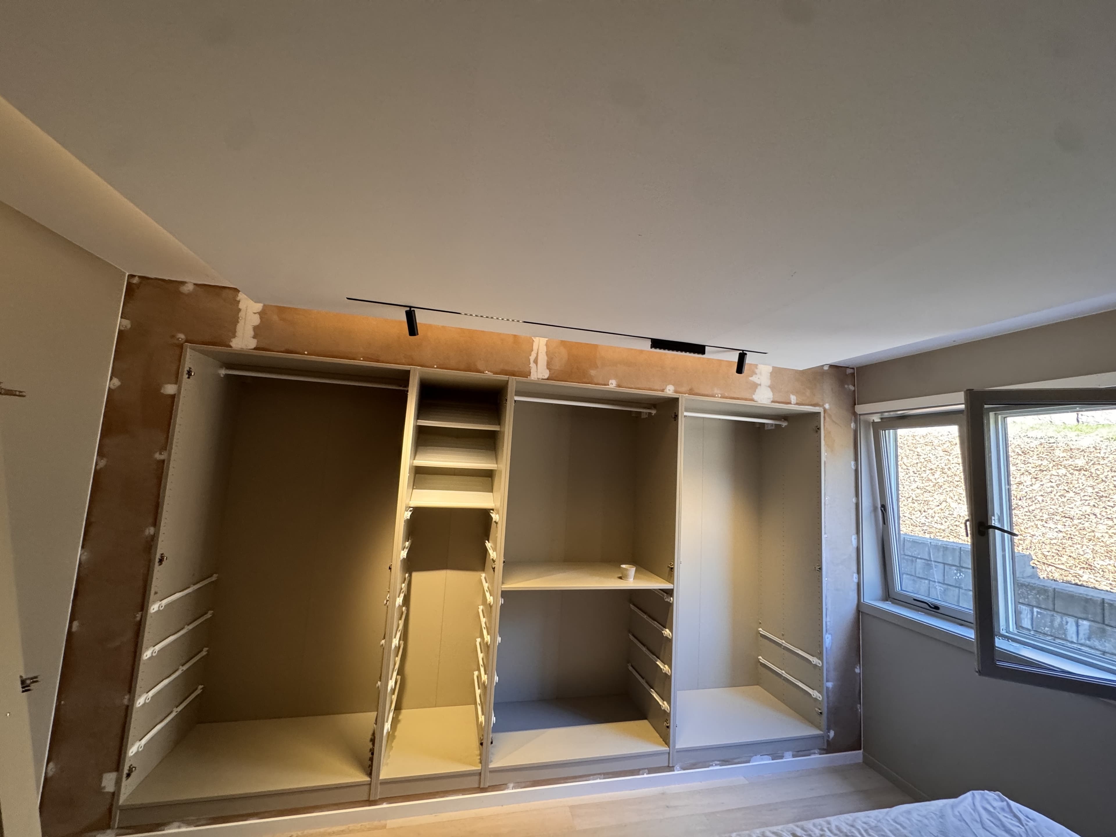 Innebygd garderobe – bilde 2
