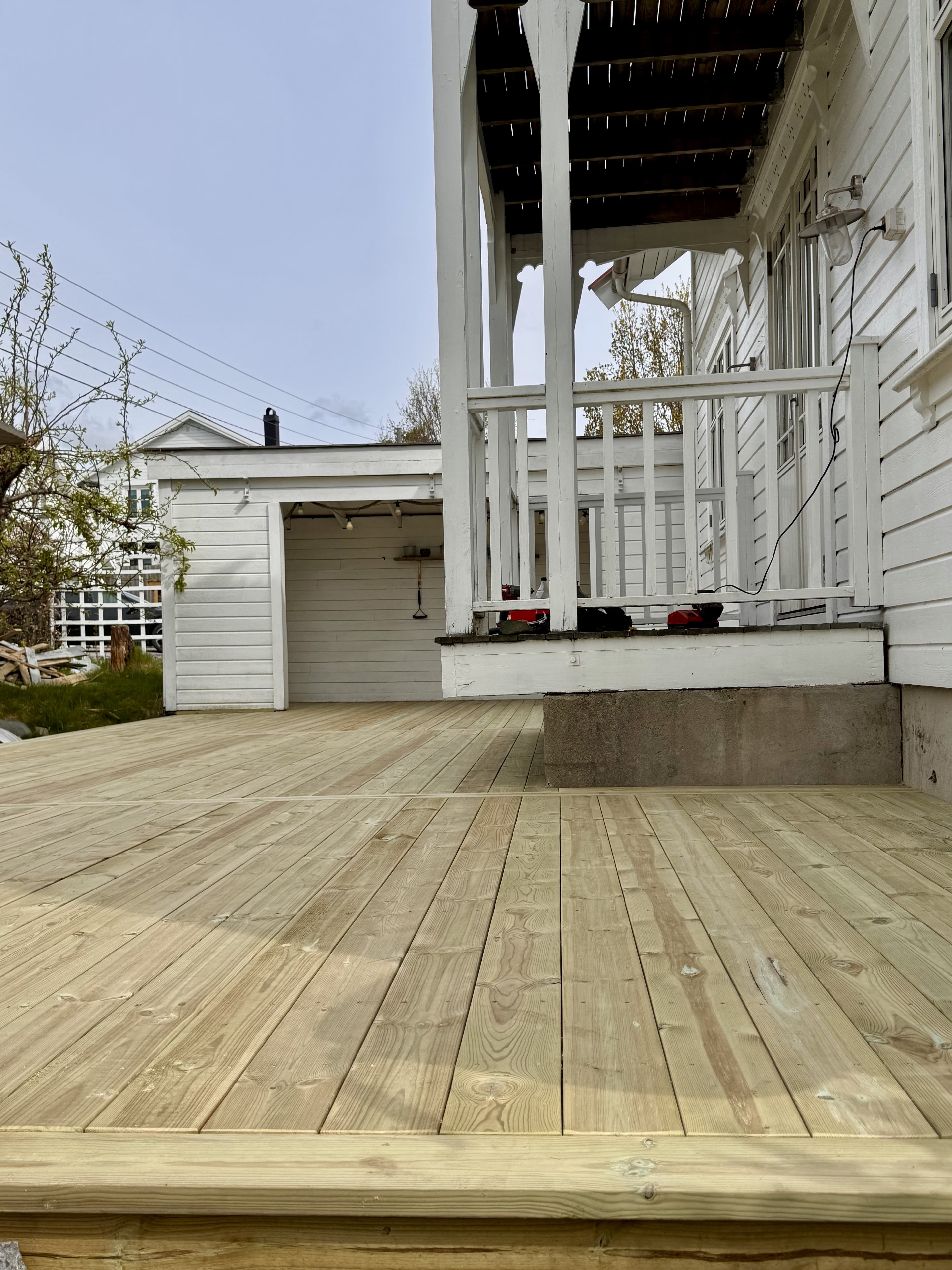 Ny terrasse og utetrapp – bilde 3